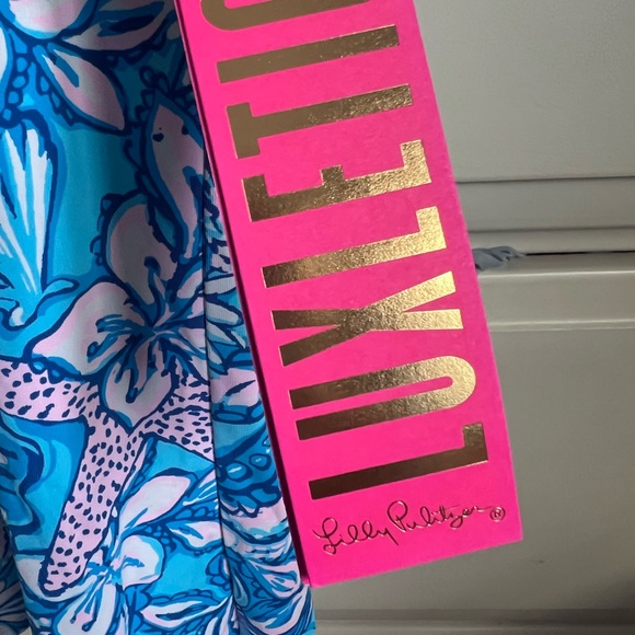 Lilly Pulitzer Luxletic UFP top. - Picture 5 of 6